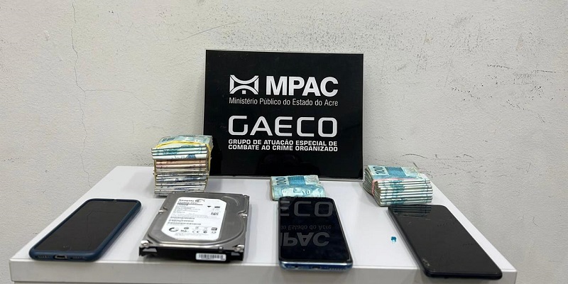 Duas pessoas são presas por comercializarem lotes de terra em área de invasão no Irineu Serra