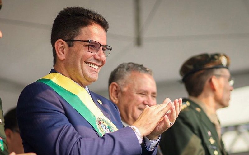 Gladson veta projeto de lei que criava gratificações de até R$ 9 mil para membros da Defensoria Pública