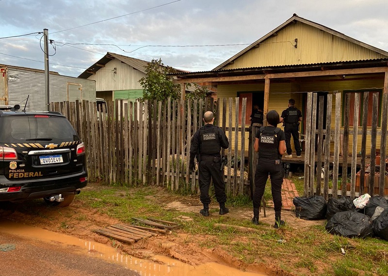 Operação contra organização criminosa prende cinco pessoas e apreende 10 kg de drogas
