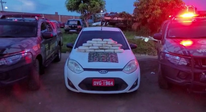 Homem é preso com 19,7 kg de cocaína dento de tanque de veículo na BR-317, no Acre