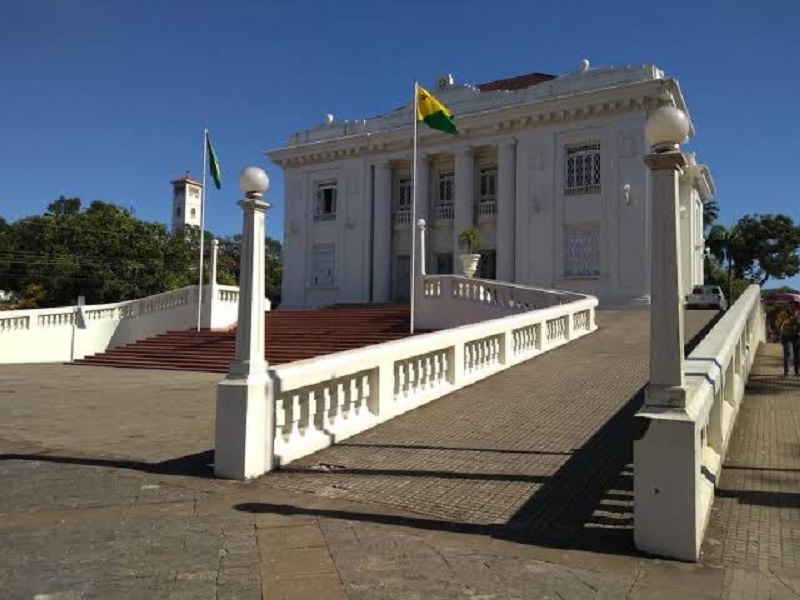 Governo autoriza expediente em regime de revezamento no período de festas de fim de ano