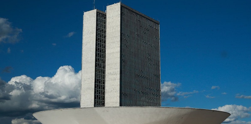 Câmara aprova aumento para presidente, ministros e parlamentares