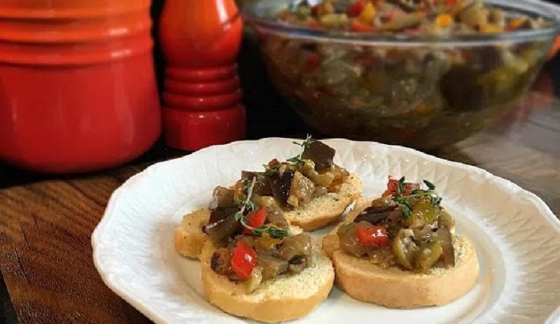 Antepasto de berinjela de panela