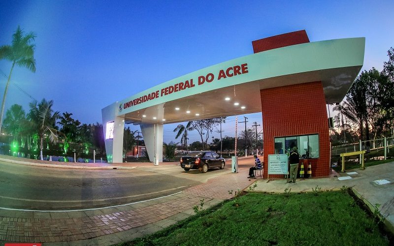 Após restaurante da Ufac anunciar recesso, alunos pedem por suspensão das aulas