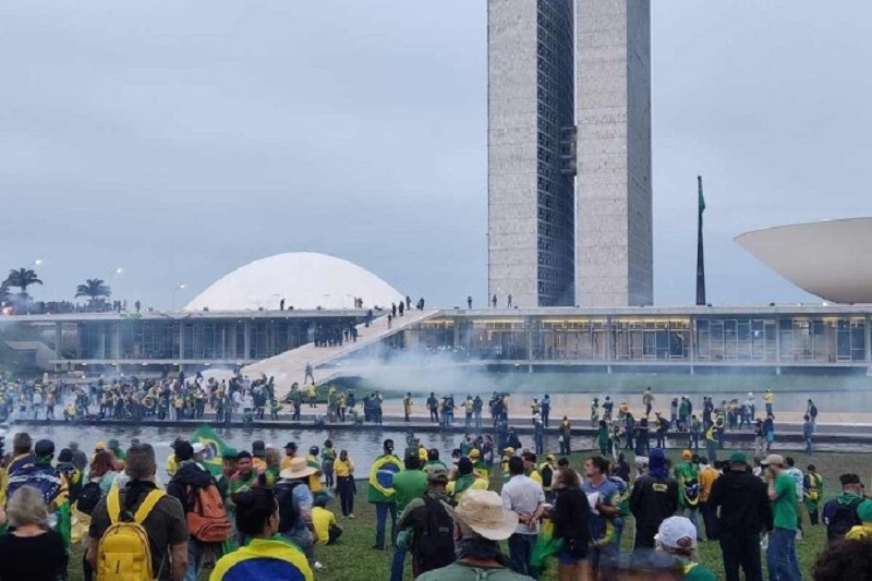 Mais de 1,2 mil pessoas foram presas e apreendidas por atos antidemocráticos em Brasília