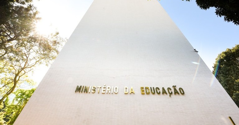 MEC divulga editais do Sisu, Prouni e Fies
