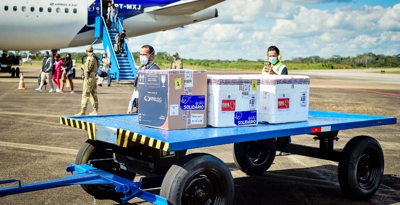 Mais de 11 mil doses da vacina contra covid-19 chega ao Acre