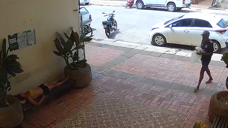 Imagem de câmera de segurança do Centro de Rio Branco identifica agressor de mulher trans