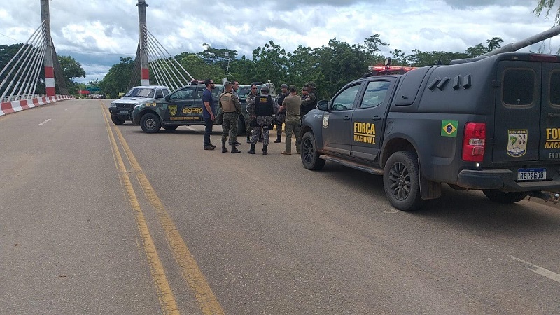 Após dias retidos no Peru devido a protestos no país, grupo de turistas retorna ao Brasil