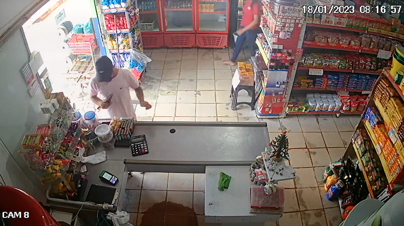 Jovem é executado a tiros em Epitaciolândia: câmera de segurança registrou o crime