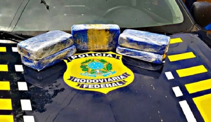 No interior do Acre, duas pessoas são presas com mais de 5kg de drogas  junto ao corpo