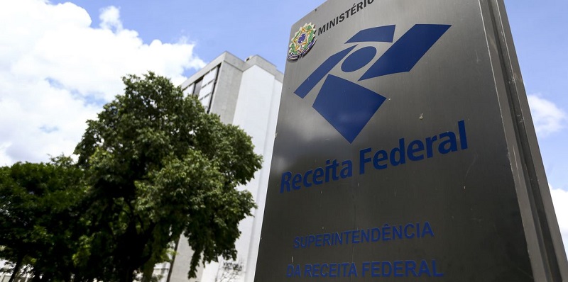 Receita credita valores de lote residual do Imposto de Renda nesta terça-feira