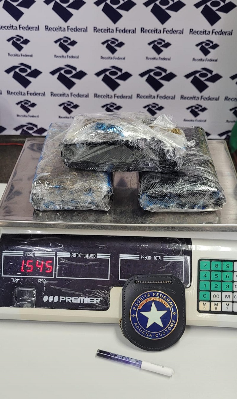 Em Rio Branco, Receita Federal apreende 1,5 kg de drogas em transportadora