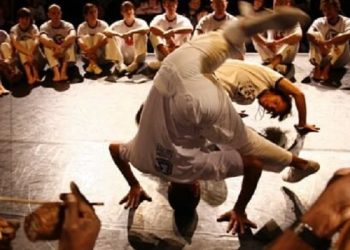Projeto social “Roda da Paz” incentiva a prática de capoeira em bairros de Rio Branco