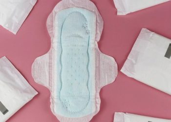 Escolas públicas do Acre irão distribuir absorventes gratuitos para estudantes