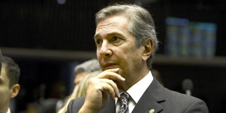 Maioria dos ministros do STF vota pela condenação de Collor