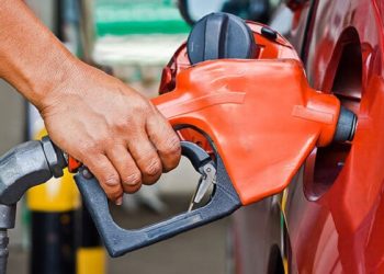 Preço do combustível no Acre será reduzido somente após renovação de estoques