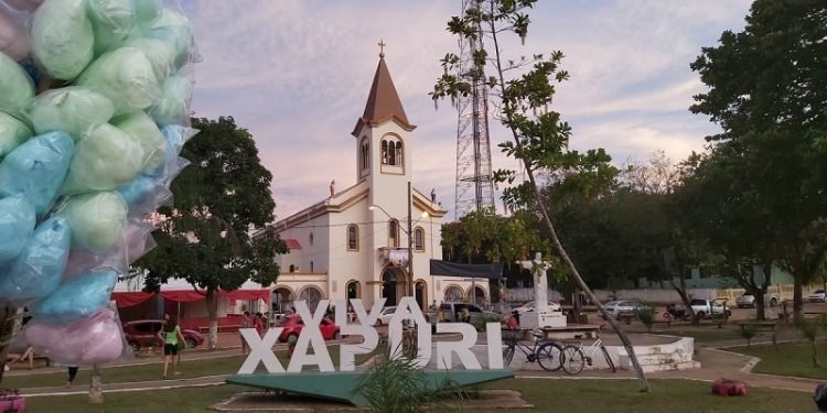 Primeiro tour literário do Acre percorre a cidade de Xapuri, que é retratada no livro Cinco Mortes Simples