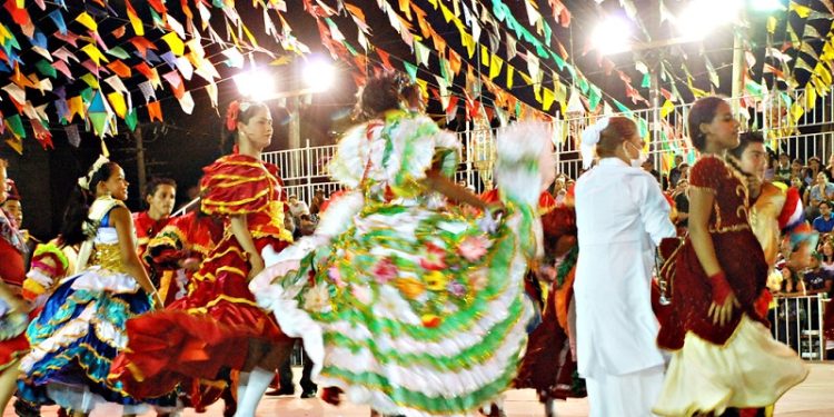 Arraial Cultural 2023 começa nesta terça-feira no Calçadão da Gameleira