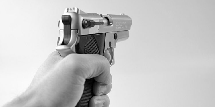 Em Rio Branco, pai suspeito de matar próprio filho é baleado em retaliação