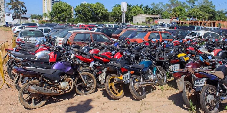 Detran notifica proprietários para retirada de veículos em Rio Branco e Cruzeiro do Sul