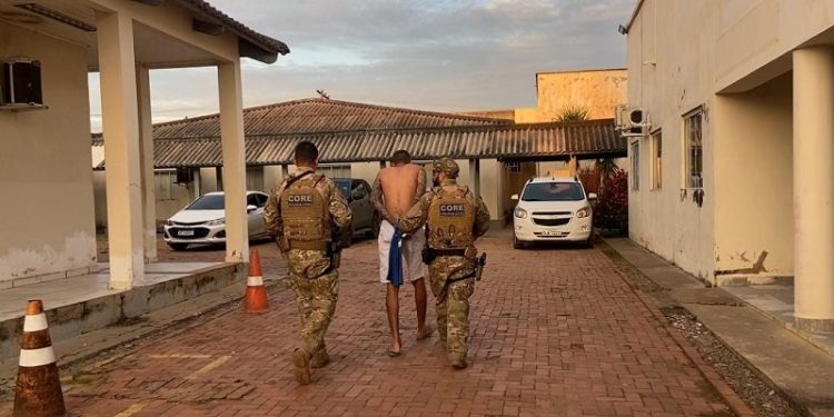 Operação Rapta cumpre 35 ordens judiciais e prende 20 pessoas por porte de entorpecentes