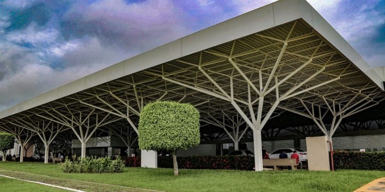 Procon notifica empresa aérea após anúncio de suspensão de voos diurnos