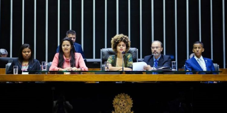 Programa Parlamento Jovem Brasileiro está com inscrições abertas; saiba mais