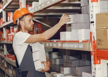 Gerente, vendedor, estoquista: confira os cargos disponíveis no Sine Acre nesta sexta-feira