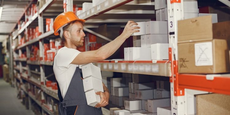 Gerente, vendedor, estoquista: confira os cargos disponíveis no Sine Acre nesta sexta-feira