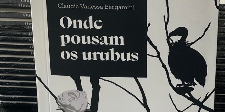 Professora da Ufac lança livro de contos sobre violência infantil no Acre