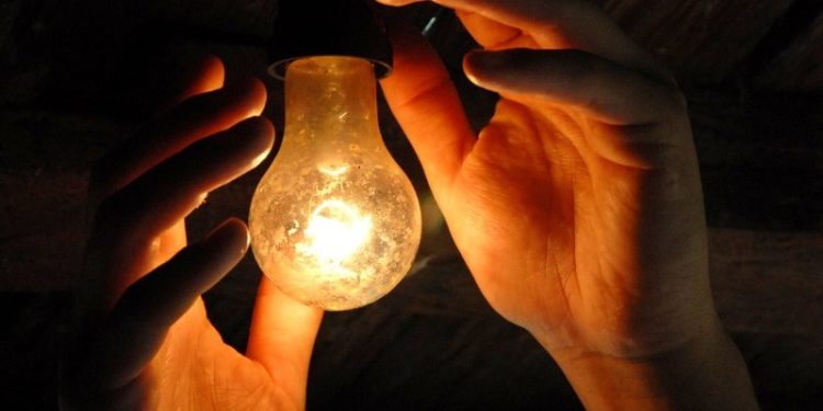 No Acre, comunidades de difícil acesso podem ter conta de energia elétrica financiada