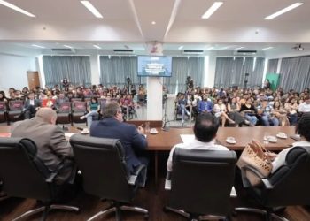 Ministério Público do Acre vai entrar com ação contra U:verse após encerramento das aulas