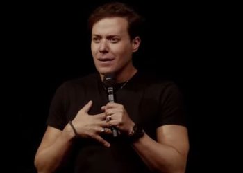 Ministério Público Federal investiga homotransfobia cometida pelo pastor André Valadão