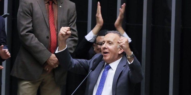 Câmara dos Deputados aprova PEC da reforma tributária; veja mudanças