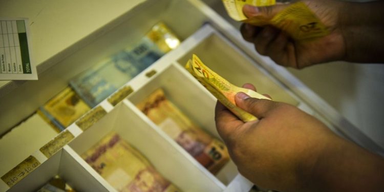 Renegociação de dívidas da faixa 2 do Desenrola Brasil começa nesta segunda-feira