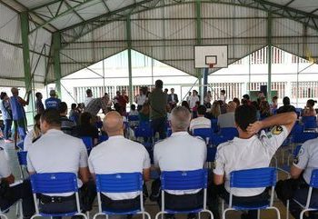 Governo publica decreto que acaba com programa de escolas cívico-militares