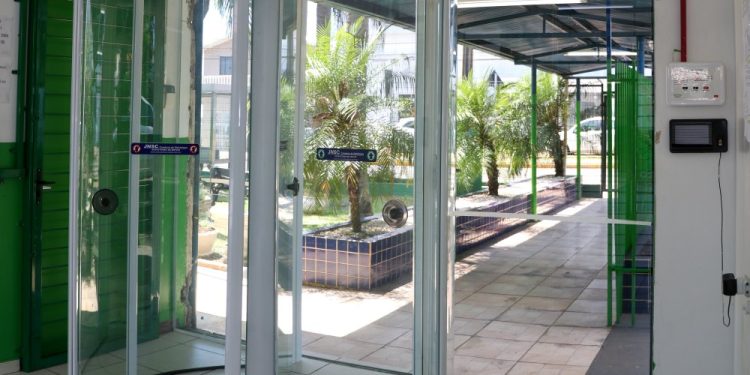 No Acre, lei que institui obrigatoriedade da instalação de detectores de metais nas escolas é sancionada