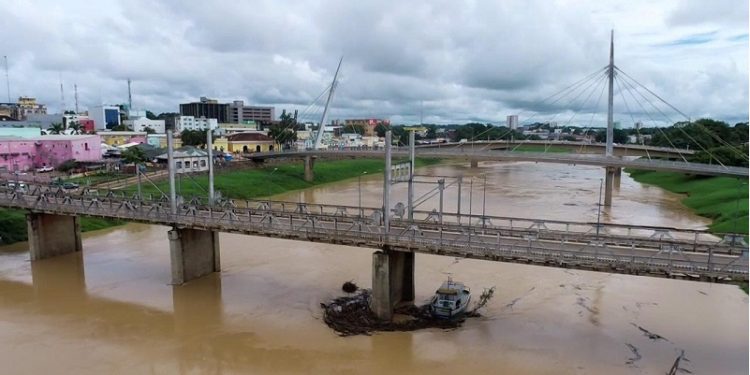 Governo interdita ponte metálica para manutenção e anuncia mudanças no trânsito