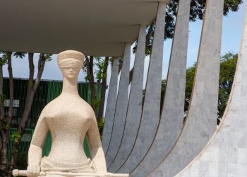 STF retoma julgamento que deve proibir uso da defesa da honra em casos de feminicídios