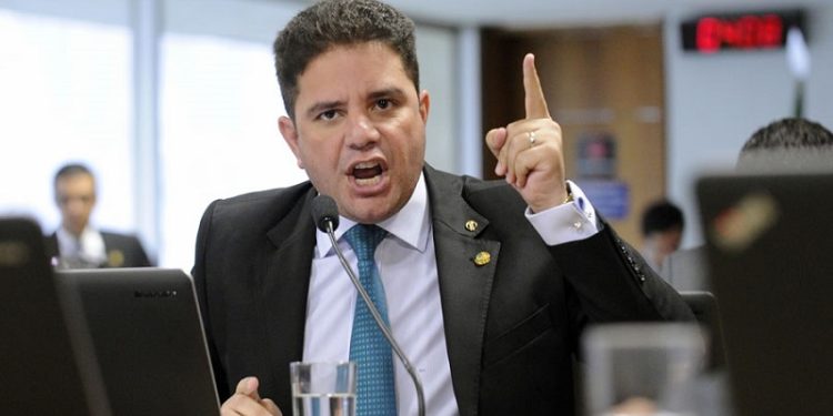 Uma vela para Deus e outra para o Diabo: o controverso e perigoso pragmatismo da política econômica de Gladson Cameli