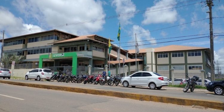 Audiência pública discute interrupção abrupta das atividades acadêmicas na U:Verse Rio Branco