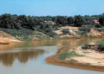 Após atingir menor marca do ano, rio Acre diminui mais cinco centímetros na manhã desta quarta-feira