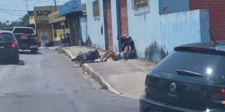 Mulher é agredida em suposta tentativa de assalto em Rio Branco; veja vídeo