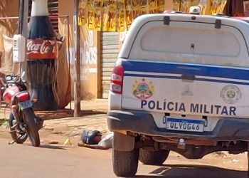 Adolescente de 14 anos é ferido com tiro nas costas após tentar assaltar comércio em Rio Branco;