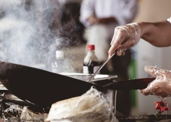 Carpinteiro, pedreiro, auxiliar de cozinha: veja vagas de emprego disponíveis no Sine Acre