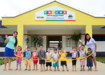 Servidores de apoio do ensino infantil voltam às escolas após greve ser suspensa por decisão judicial em Rio Branco