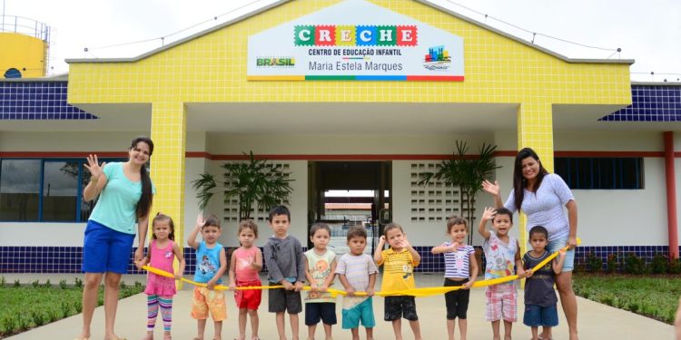 Servidores de apoio do ensino infantil voltam às escolas após greve ser suspensa por decisão judicial em Rio Branco