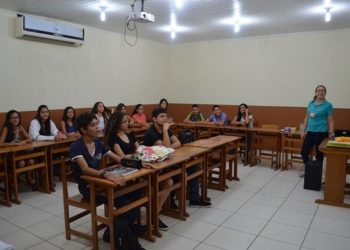 Pré-matrícula do Centro de Línguas se encerra nesta terça-feira