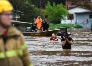 Quase 50 pessoas estão desaparecidas no sul do Brasil após enchentes ocasionadas por ciclone